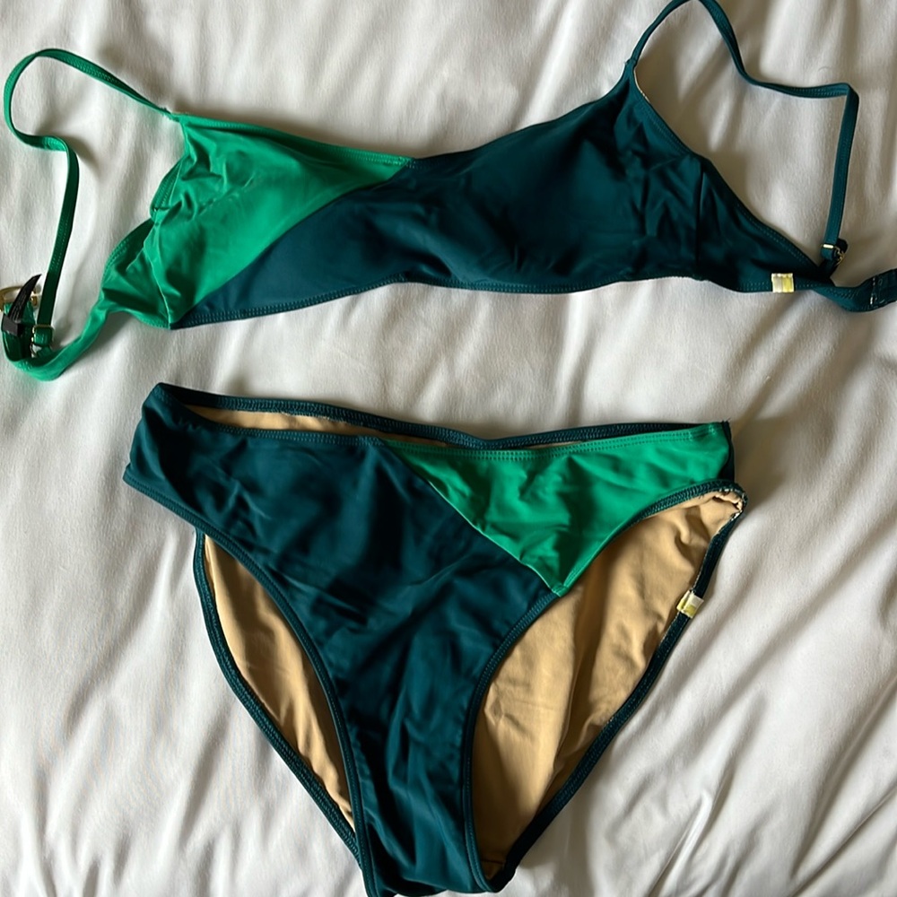 Summersalt Marina Top and Diagonal Mid-rise Bottoms